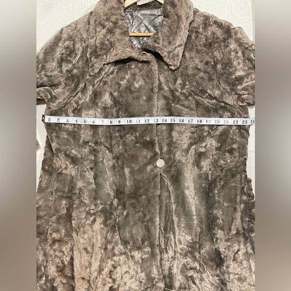 Elegant Faux Fur Long Coat - Picture 11 of 12